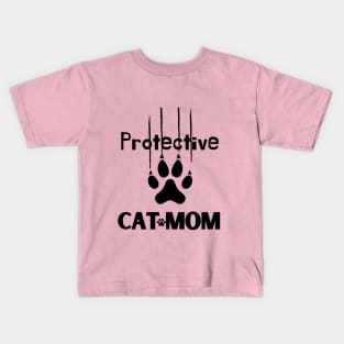 Protective cat mom Kids T-Shirt